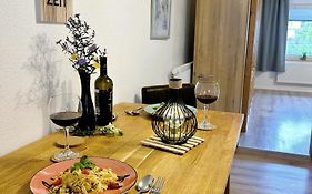 Haus am GoldSteig - Zentral, Ruhig Stadtnah - Top Anbindung - Biergarten und Pizzeria direkt vor der Tür